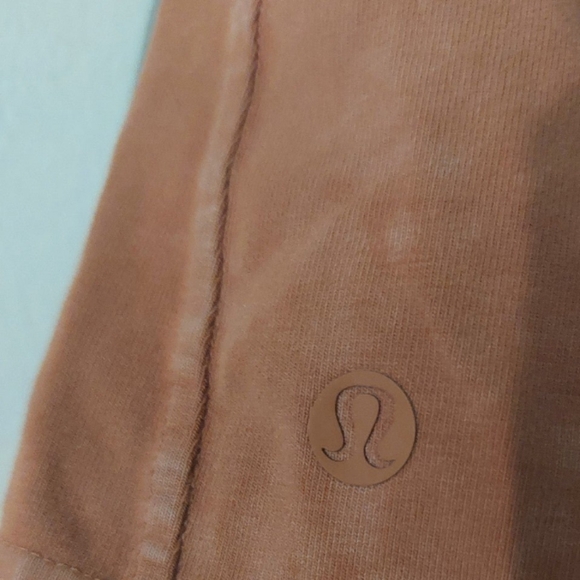 LULULEMON INNER GLOW WASHED CANYON ROCK SHORTS size 8 - Picture 7 of 9